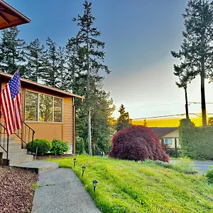  Homestay Besa Homestay Near Beach And Seatac Airport - Shared Bathroom With Max 2 Guests